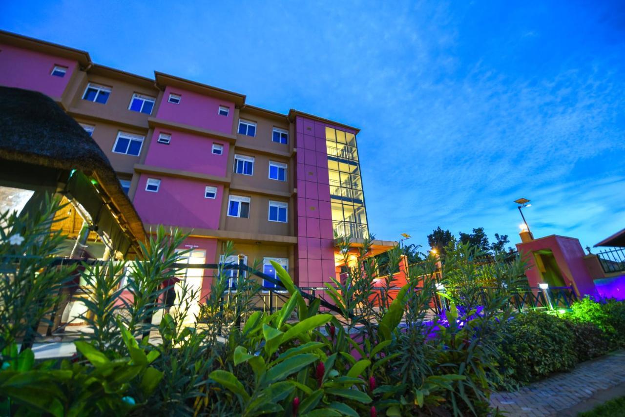 Nyumbani Hotel カンパラ エクステリア 写真